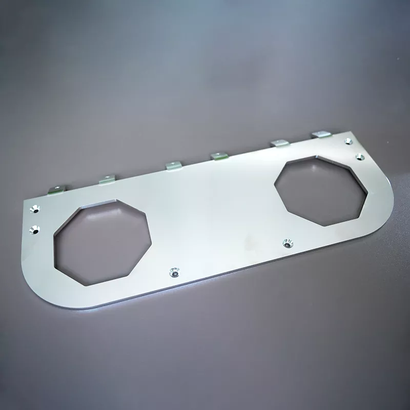CNC-koneen peltikotelo